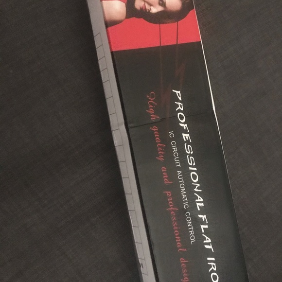 NEW in box PROFESSIONAL FLAT IRON - Picture 5 of 5